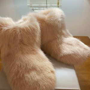 Ugg Pink Slippers Size 5